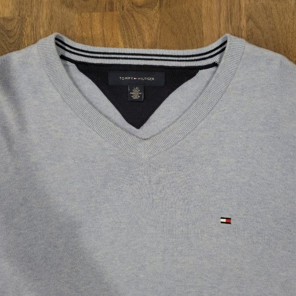 Tommy Hilfiger Sweater - Picture 2 of 2